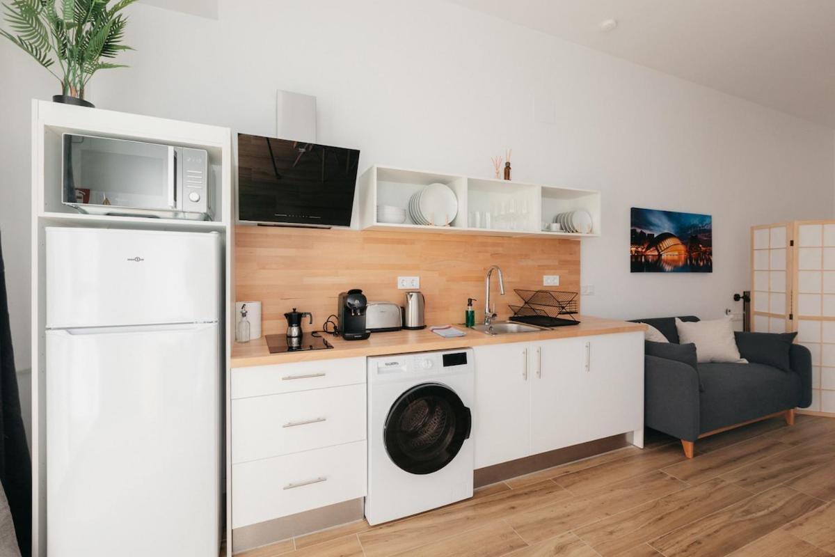 Stylish With Easy Access To Valencias Appartamento *