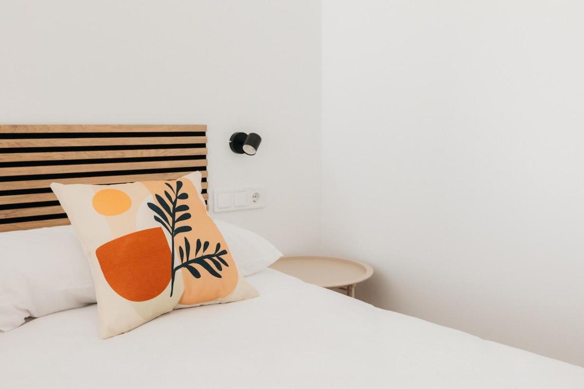 Stylish With Easy Access To Valencias Apartamento Valencia