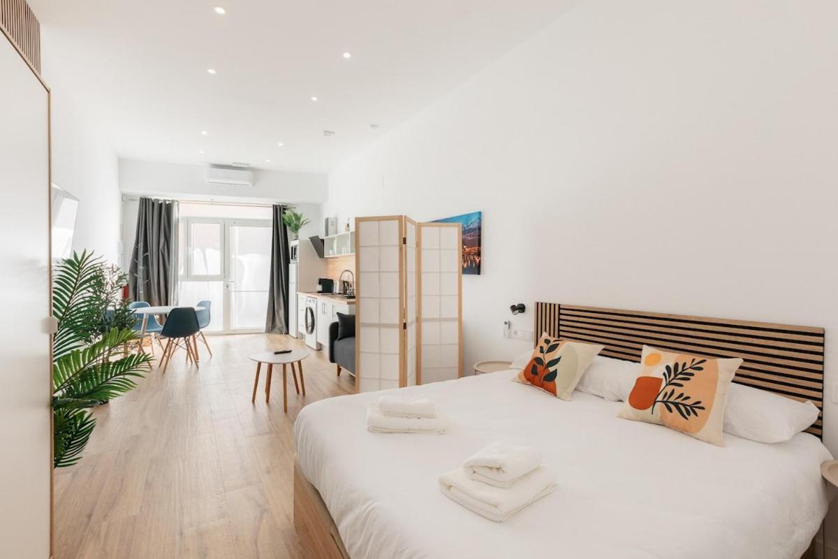 Stylish With Easy Access To Valencias Valencia